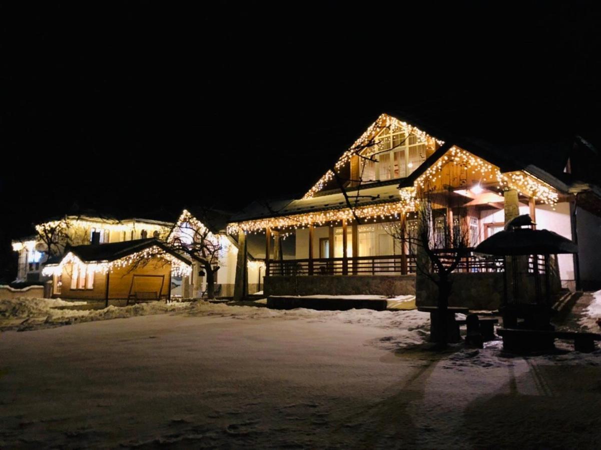 Cottage Familiya Верховина Экстерьер фото